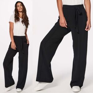 LULULEMON High Rise Wide Leg Pintuck Tie Waist Swift Noir Pant in Black Size 4